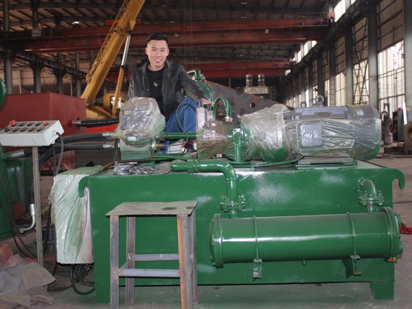 鱷魚(yú)式剪切機(jī)